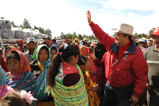 Images_1519_thumb_gober_apoyos