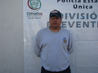 Images_1540_thumb_detenido_auto_robado