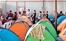 Images_163914_thumb_tijuana-centroamericanos-esperan-respuesta-administracion