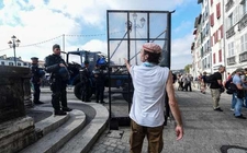 Images_166853_thumb_protesta-cumbre-mandatarios-occidentales-hendaya_0_14_640_398