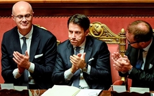 Images_167557_thumb_ministro-italiano-giuseppe-conte-repite