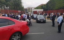 Images_167562_thumb_desalojan-trabajadores-camara-diputados-fernando_0_82_1280_796