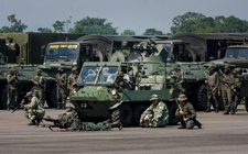 Images_167605_thumb_miembros-fuerzas-armadas-bolivarianas-venezuela_0_36_800_497