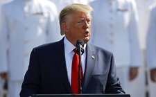 Images_167647_thumb_donald-trump-recuerda-victimas-atentados_0_21_958_596