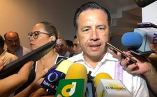 Images_169028_thumb_cuitlahuac-garcia-gobernador-veracruz-gobierno_0_67_958_596