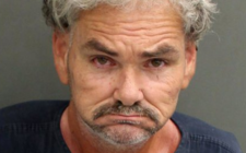 Images_170238_thumb_hombre-acoso-mujer-disfrazada-princesa_0_126_541_336