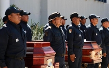 Images_170409_thumb_realizan-homenaje-policias-emboscados-oaxaca_0_41_958_596