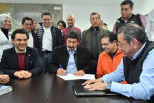 Images_171205_thumb_javier_corral_imss