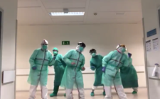Images_175621_thumb_los-medicos-bailaron-aproximadamente-segundos