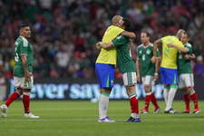 Images_222028_thumb_mexico-derrota-a-brasil-en-el-partido-de-leyendas-2
