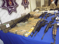 Images_3777_thumb_armas